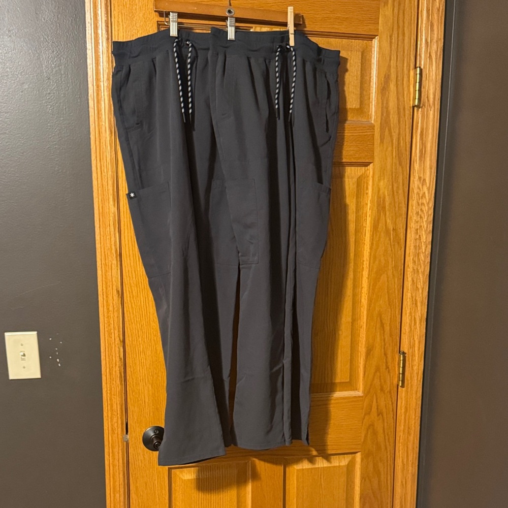 2 x (pairs)Women’s Beyond Scrubs Dark Grey Drawstring cargo straight leg/ shirt